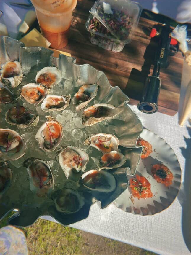Oysters and scallops on ice